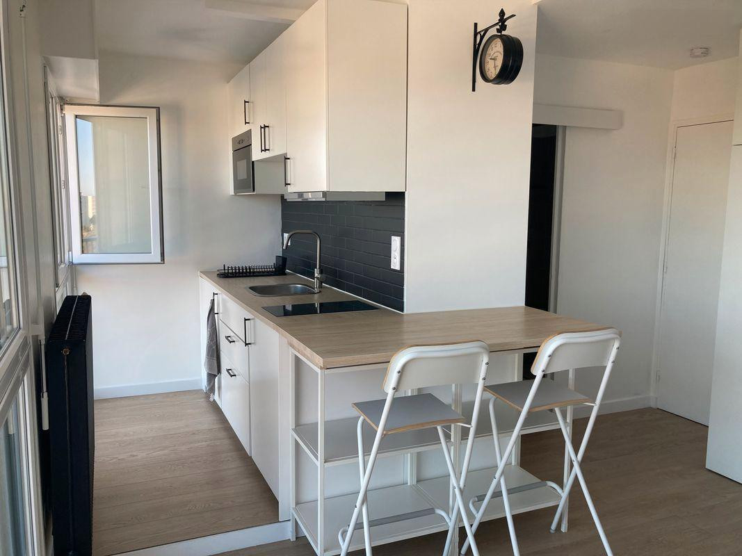 
                                                Location
                                                 Loue appartement