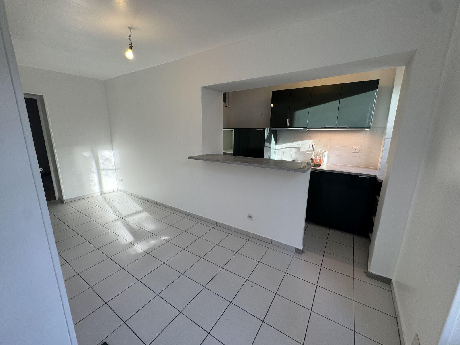 
                                                Location
                                                 Loue appartement calme & lumineux - 42m² - Pernety