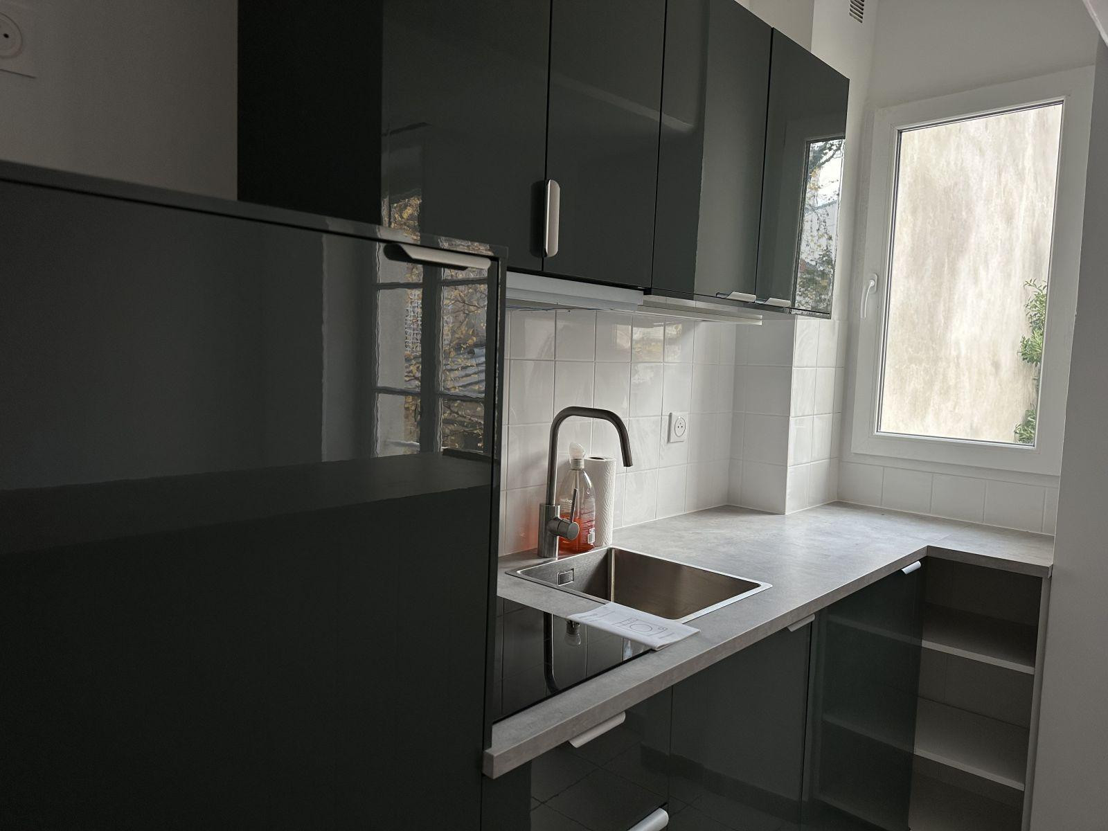 
                                                Location
                                                 Loue appartement calme & lumineux - 42m² - Pernety