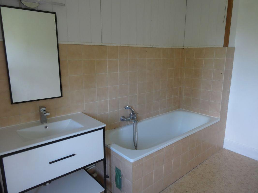 
                                                Location
                                                 Loue appartement f2
