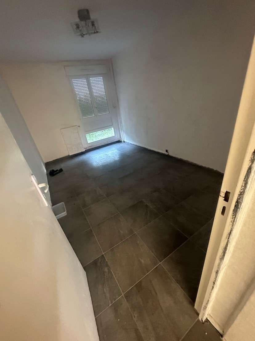 
                                                Location
                                                 Loue appartement F3 73m2 saint Étienne