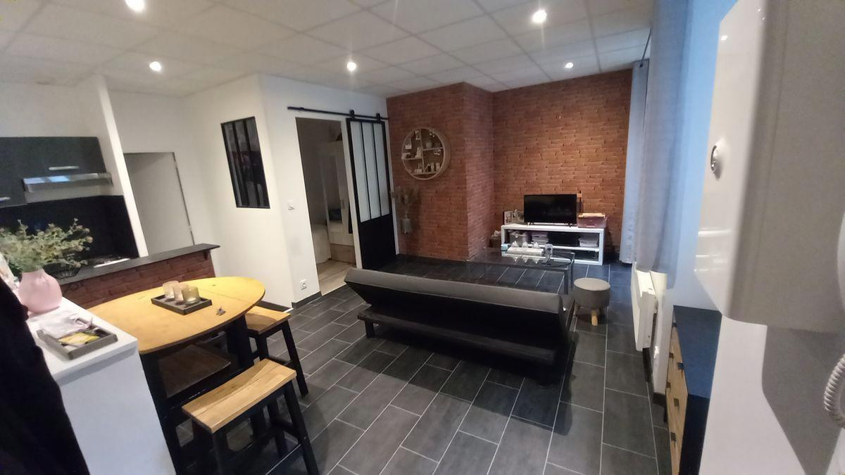 
                                                Location
                                                 Loue appartement hyper centre