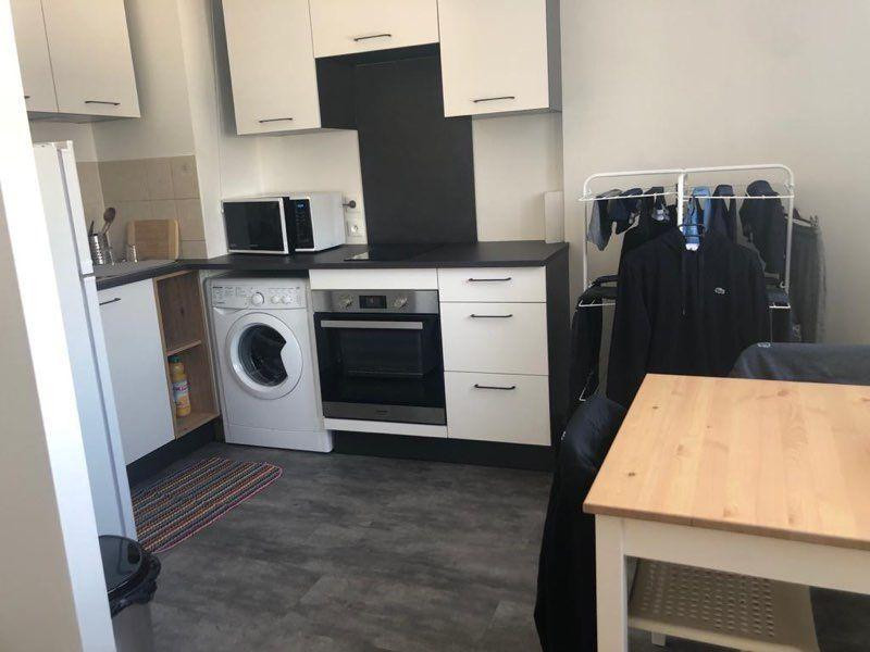 
                                                Location
                                                 Loue appartement Lyon 8e