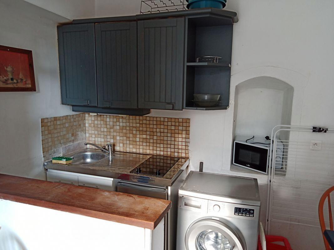 
                                                Location
                                                 Loue appartement meublé centre La Rochelle