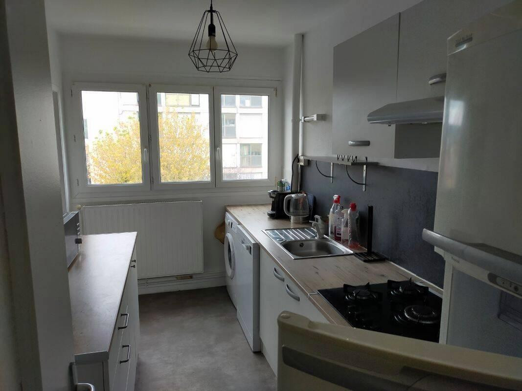
                                                Colocation
                                                 Loue appartement pour colocation