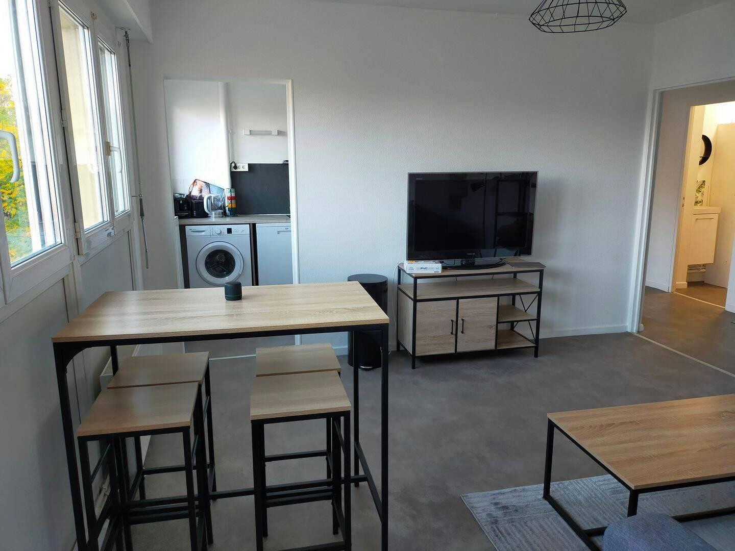 
                                                Colocation
                                                 Loue appartement pour colocation