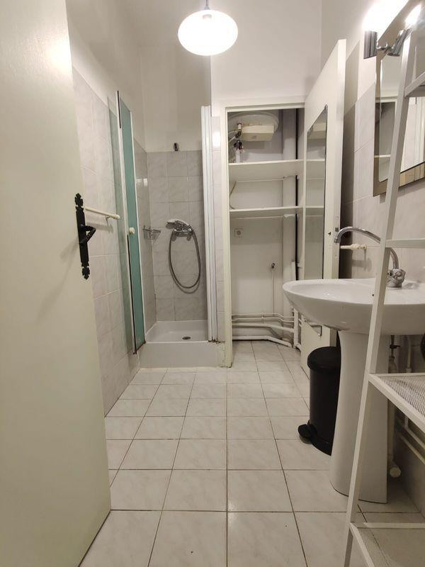 
                                                Location
                                                 Loue appartement T2 à Lyon 3è