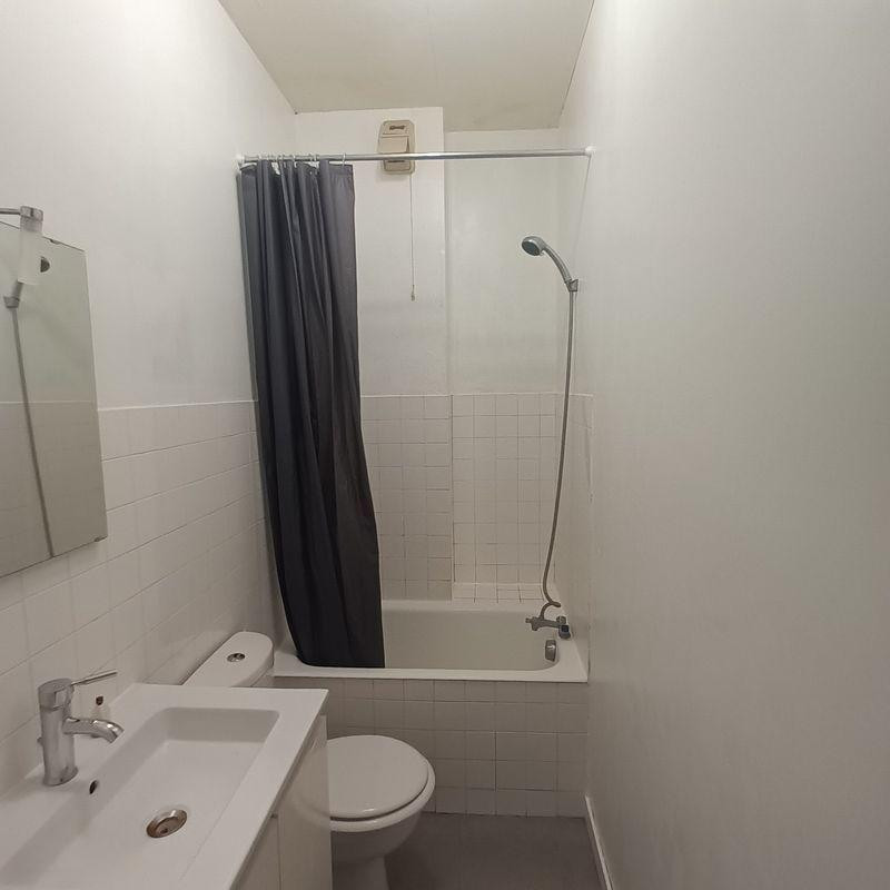 
                                                Location
                                                 Loue appartement T2 secteur croix rouge