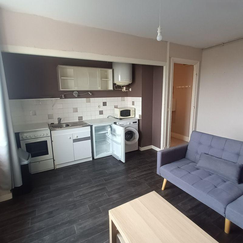 
                                                Location
                                                 Loue appartement T2 secteur croix rouge
