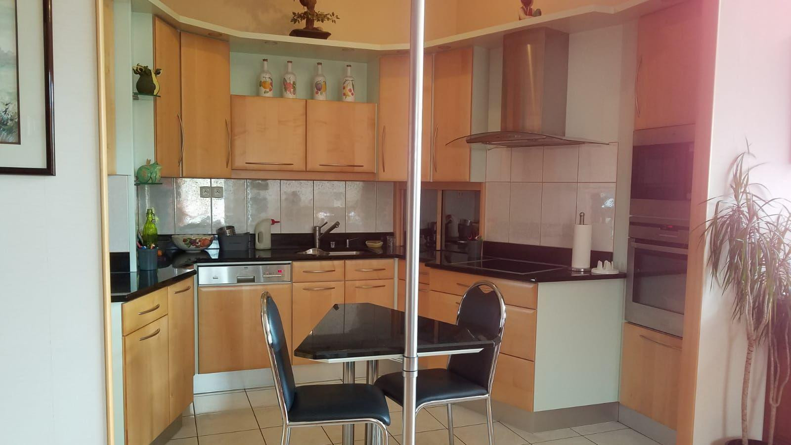
                                                Location
                                                 Loue Appartement T4 Meublé, très bon standing