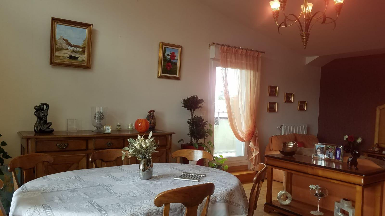 
                                                Location
                                                 Loue Appartement T4 Meublé, très bon standing