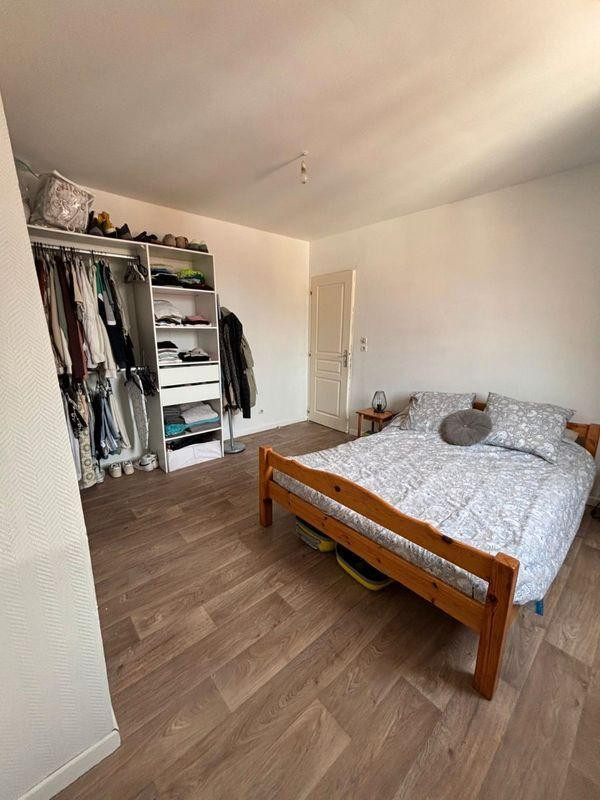 
                                                Location
                                                 Loue appartement Type T3