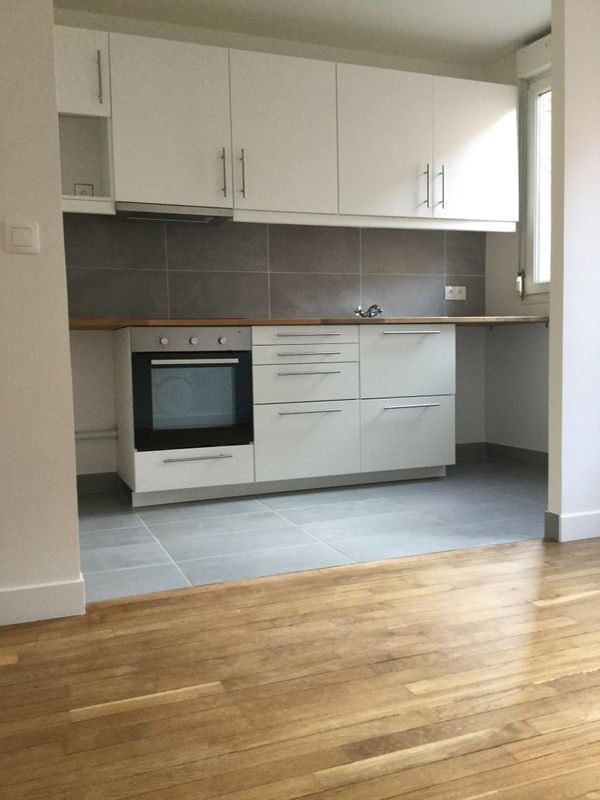 
                                                Location
                                                 Loue appt 2 pièces 38m2 COURBEVOIE - secteur Bécon