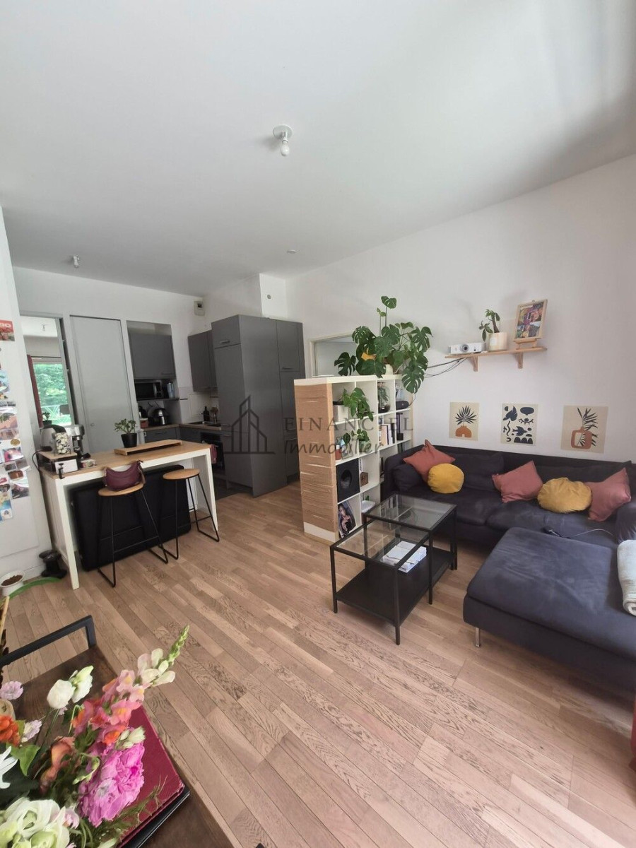 
                                                Location
                                                 LOUE BEAU 2 PIECES - ASNIERES CENTRE