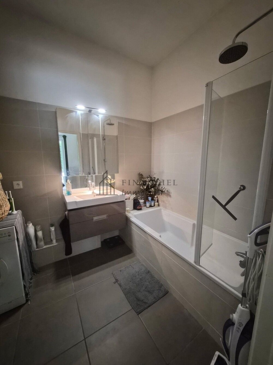
                                                Location
                                                 LOUE BEAU 2 PIECES - ASNIERES CENTRE