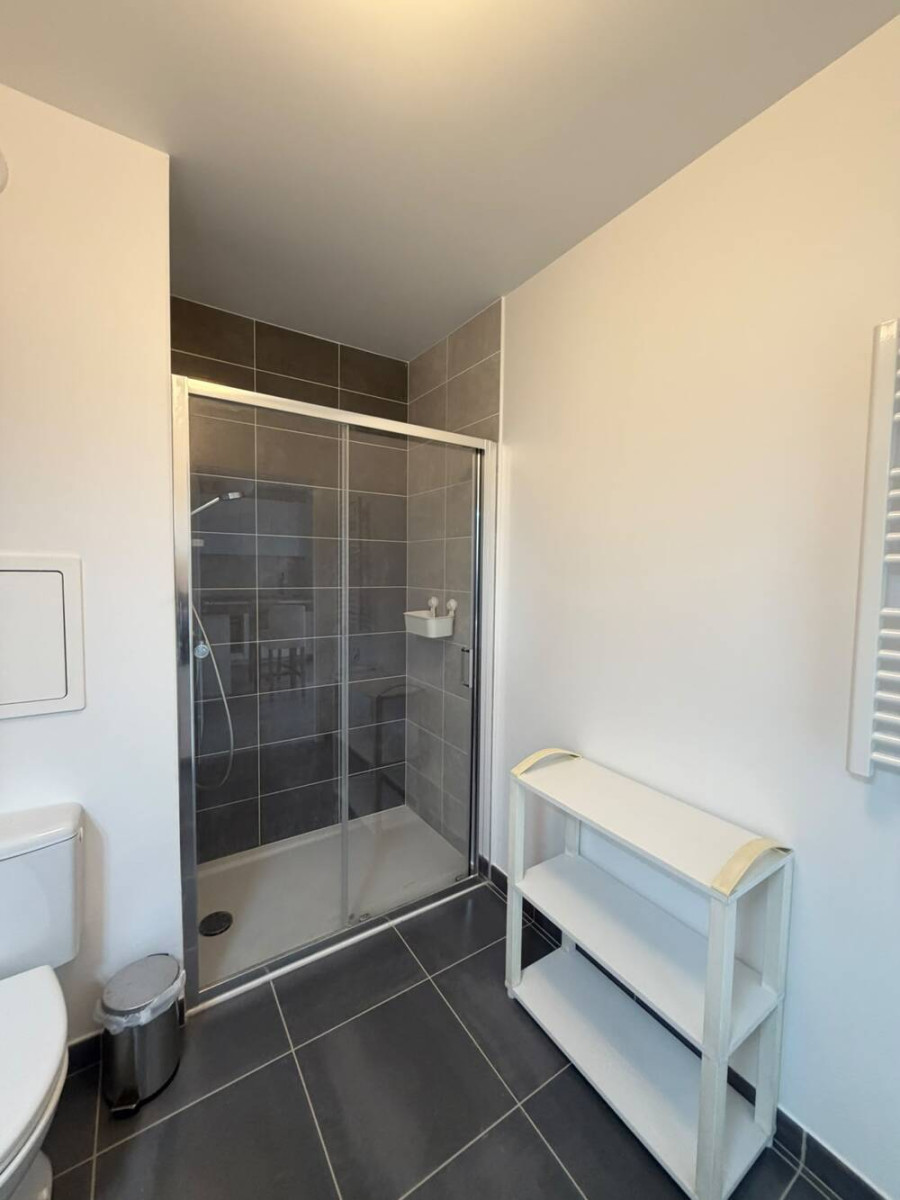 
                                                Location
                                                 LOUE BEAU 2 PIECES NEUF - NANTERRE UNIVERSITE