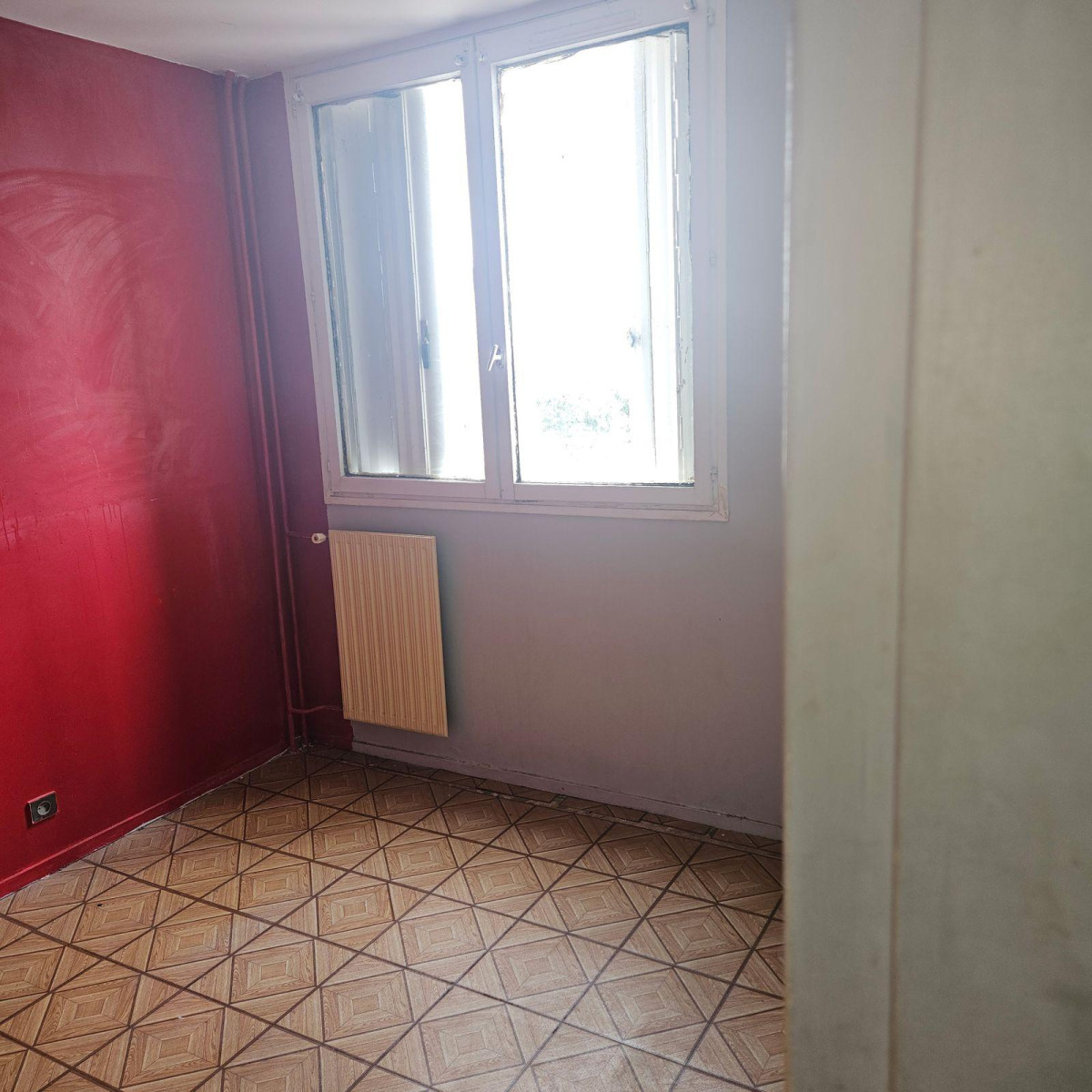 
                                                Location
                                                 LOUE BEL APPARTEMENT LUMINEUX  DE TYPE  F4