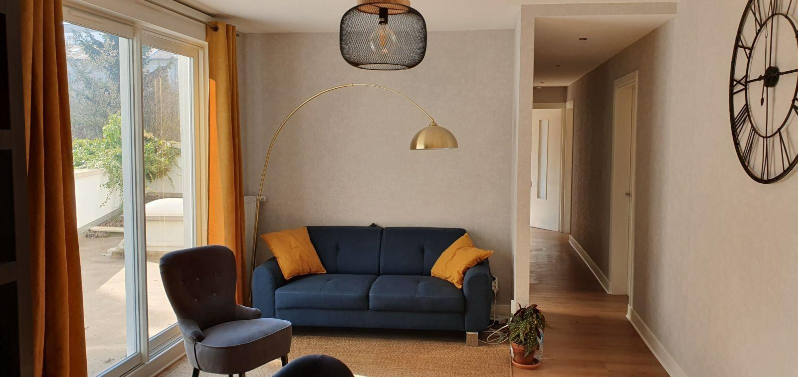 
                                                Colocation
                                                 Loue chambre en colocation très lumineuse