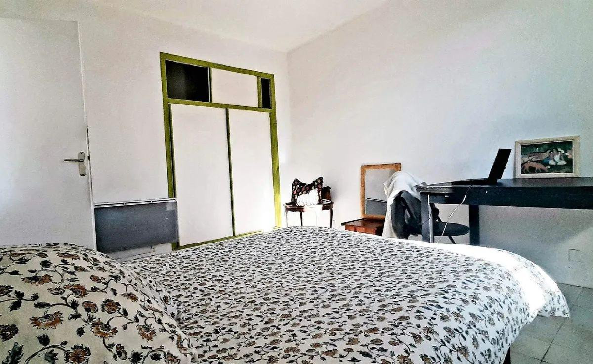 
                                                Colocation
                                                 Loue chambre meublée dans résidence calme