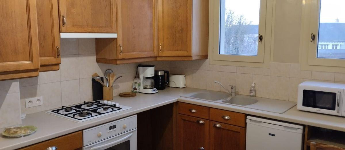 
                                                Colocation
                                                 Loue Chambre meublée Etudiant 390