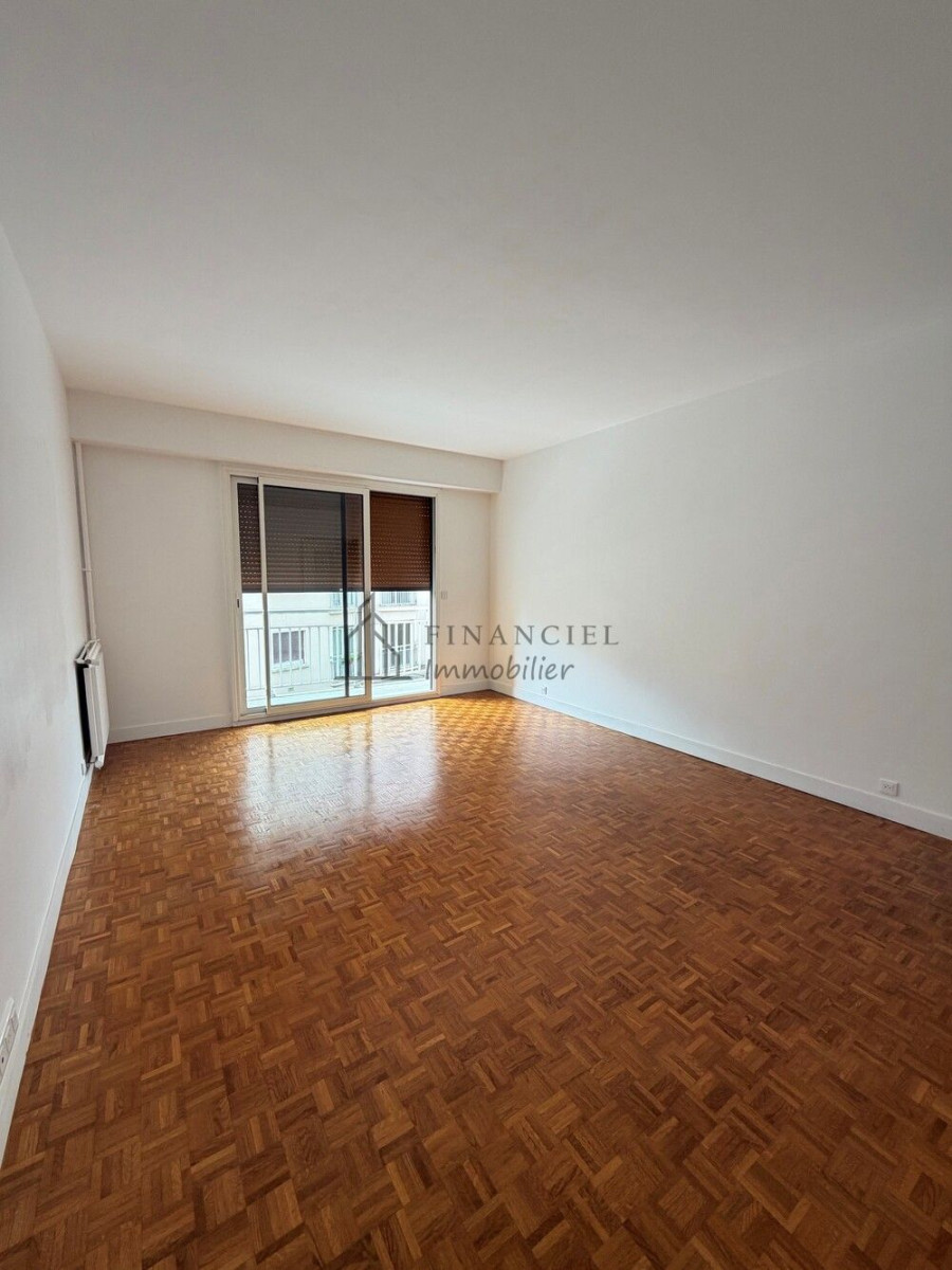 
                                                Location
                                                 LOUE CHARMANT 3/4 PIECES AU VESINET - 75m²