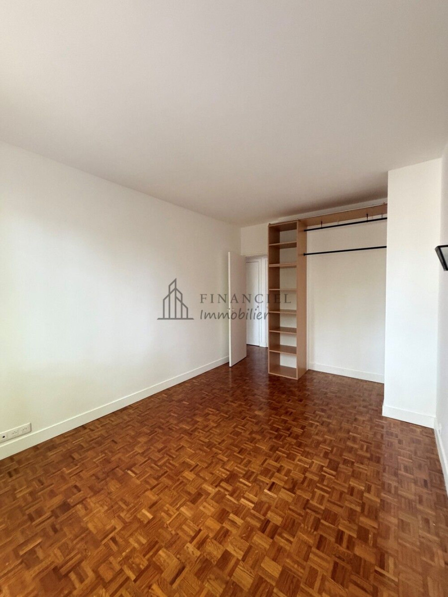 
                                                Location
                                                 LOUE CHARMANT 3/4 PIECES AU VESINET - 75m²