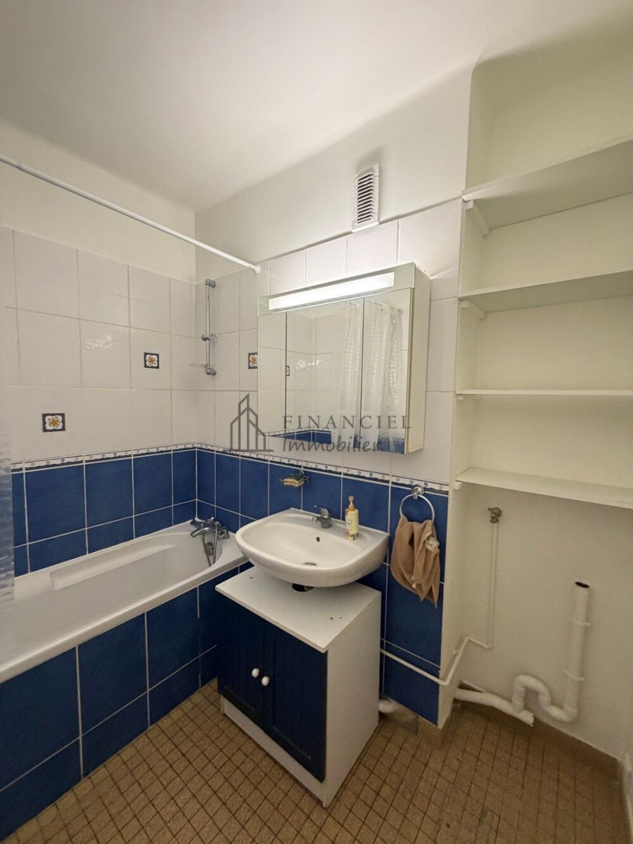 
                                                Location
                                                 LOUE CHARMANT 3/4 PIECES AU VESINET - 75m²