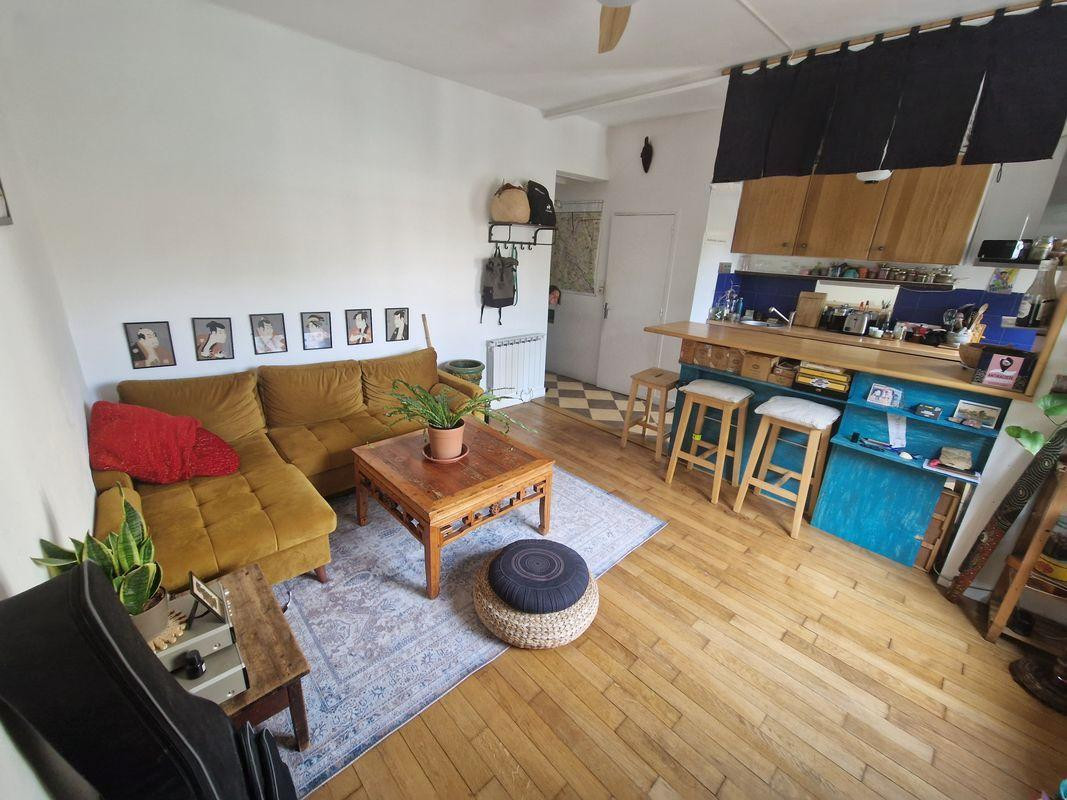 
                                                Location
                                                 Loue charmant appartement meublé 38m2