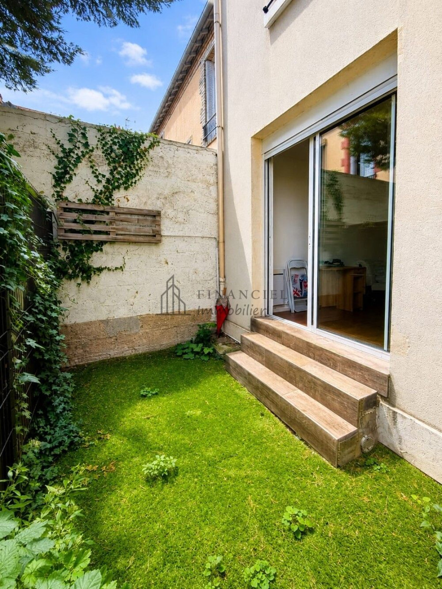 
                                                Location
                                                 LOUE CHARMANT STUDIO + JARDIN