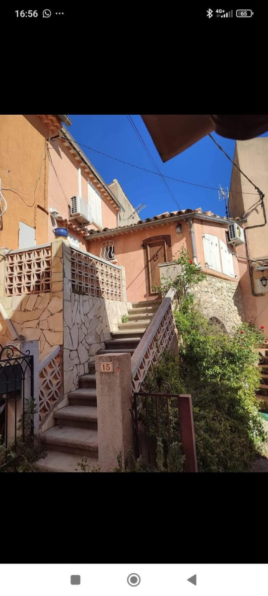 
                                                Location
                                                 Loue charmante maison de village