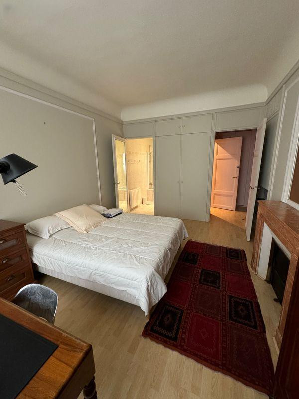 
                                                Location
                                                 Loue en meublé T2 à Paris 9eme