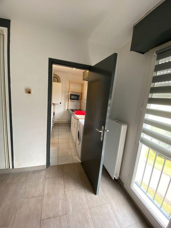 
                                                Location
                                                 Loue F1 meublé de 21m² avec place de parking