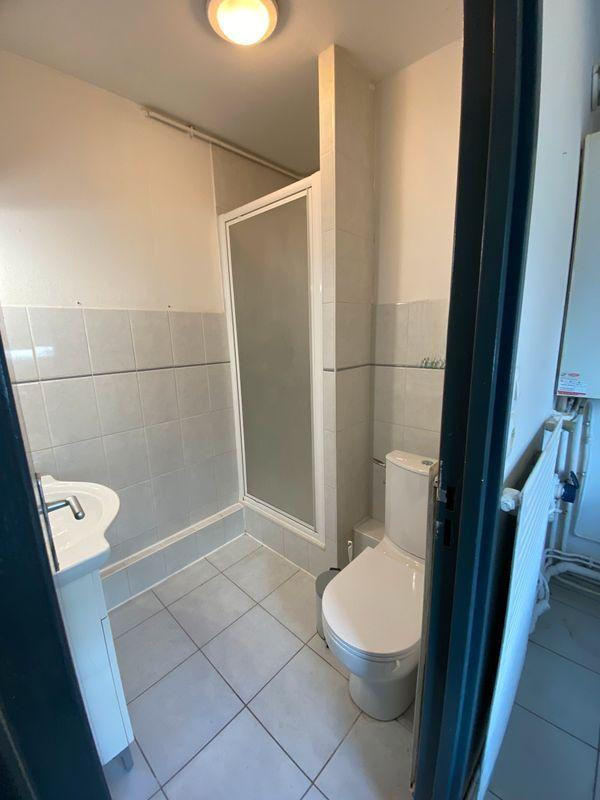
                                                Location
                                                 Loue F1 meublé de 21m² avec place de parking