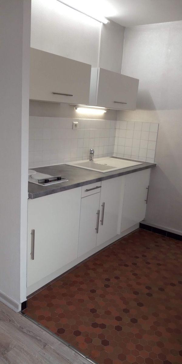 
                                                Location
                                                 Loué f1bis avec parking privatif 6ème et dernier