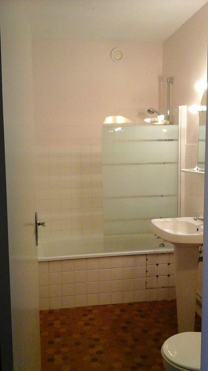 
                                                Location
                                                 Loué f1bis avec parking privatif 6ème et dernier