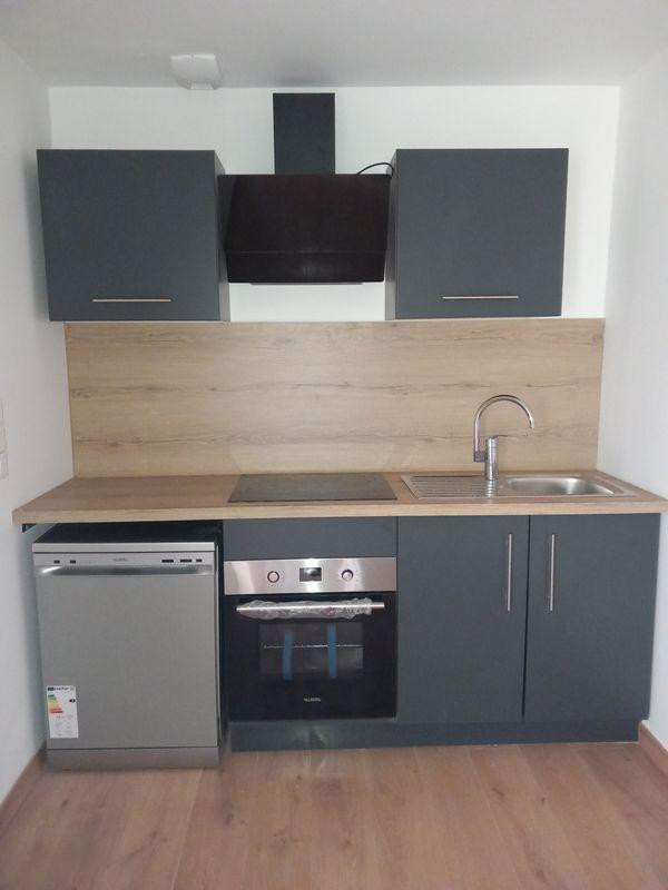 
                                                Location
                                                 Loue F2 lumineux et refait à neuf de 40m2 environ