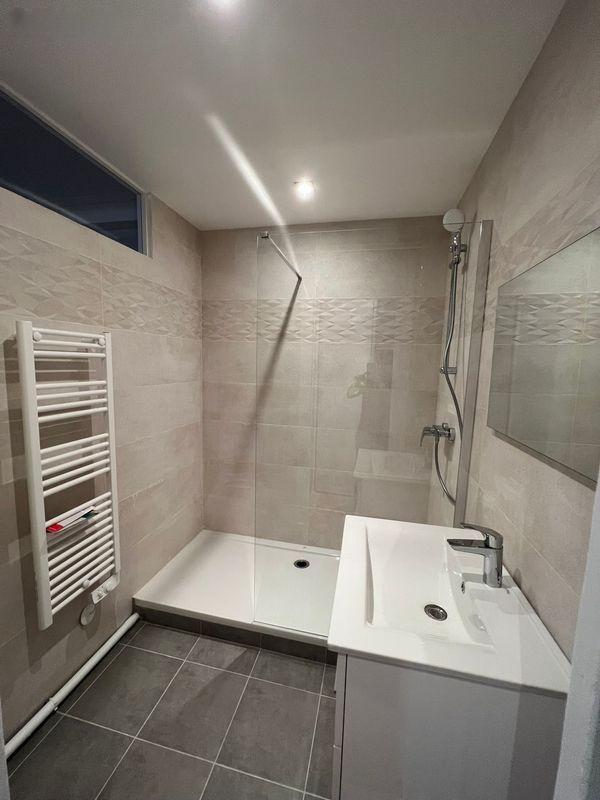 
                                                Location
                                                 Loue F2 non meublé