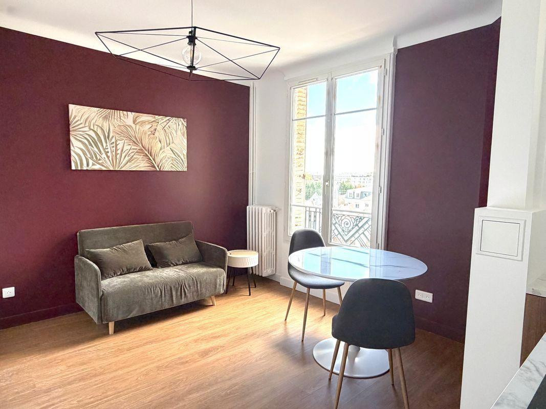 
                                                Location
                                                 Loue F2 refait à neuf à Courbevoie