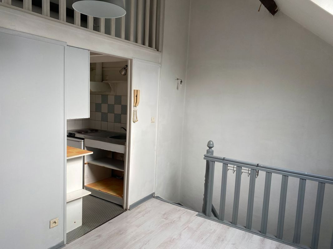 
                                                Location
                                                 Loue F2 rue de la Louvière Lille