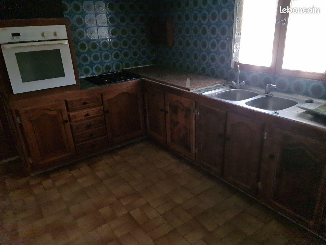 
                                                Location
                                                 Loue grand studio dans villa