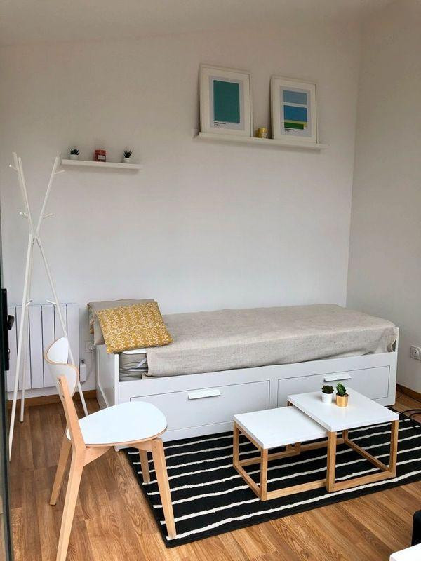 
                                                Location
                                                 Loue joli studio + jardin proche Gratte Ciel