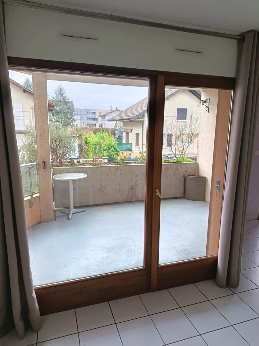 
                                                Location
                                                 Loue joli T2 de 43 m2