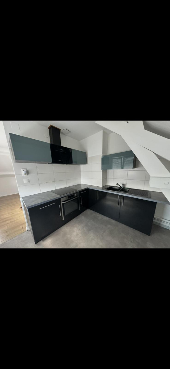 
                                                Location
                                                 Loue lgt meublé 80m² 4 chambres entièrement rénové