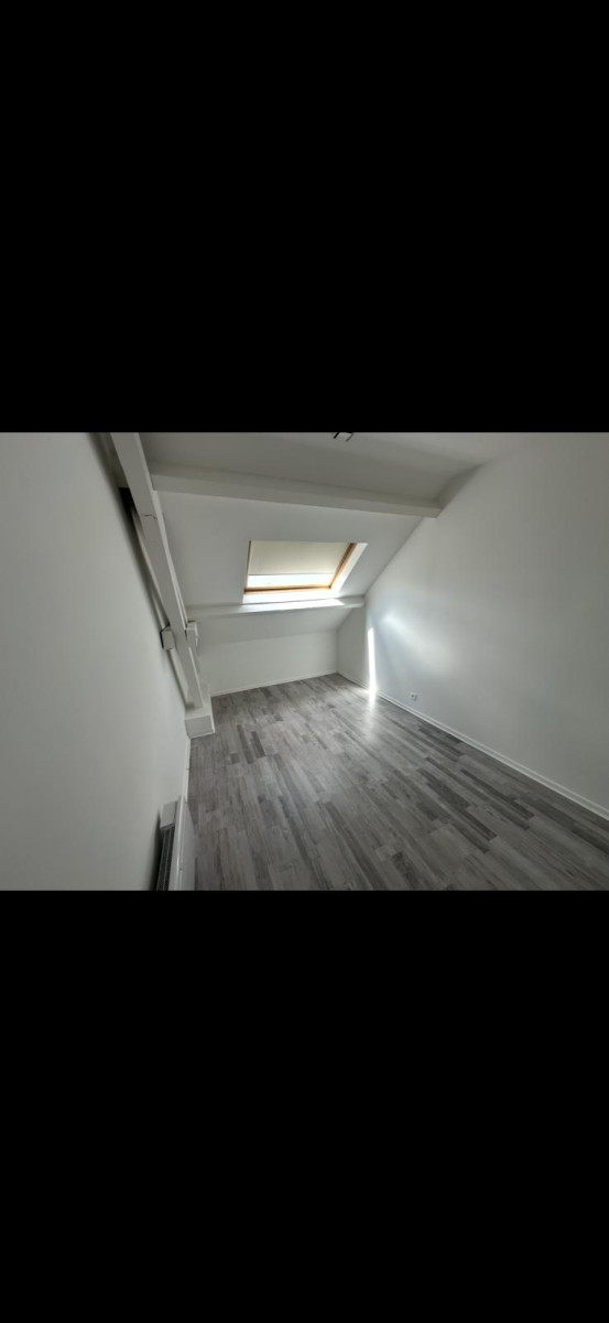 
                                                Location
                                                 Loue lgt meublé 80m² 4 chambres entièrement rénové