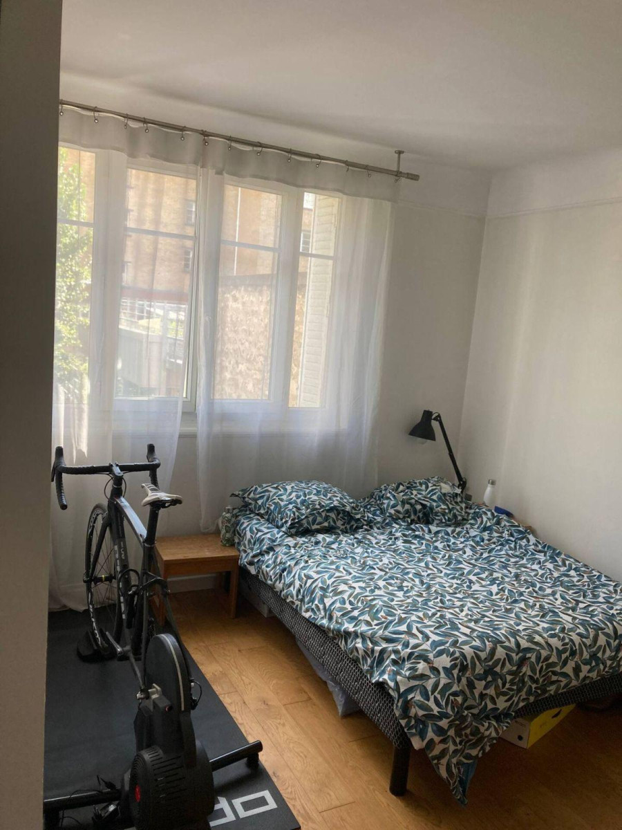 
                                                Location
                                                 Loue meublé 2 pièces - Paris Gobelin, 45m²