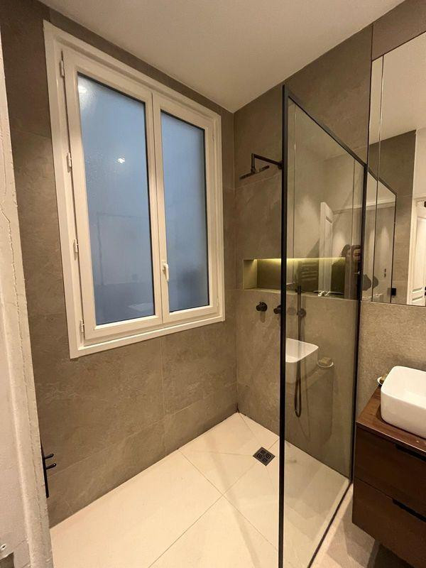 
                                                Location
                                                 Loue meublé appartement 2 pièces 34 m² Paris 8E