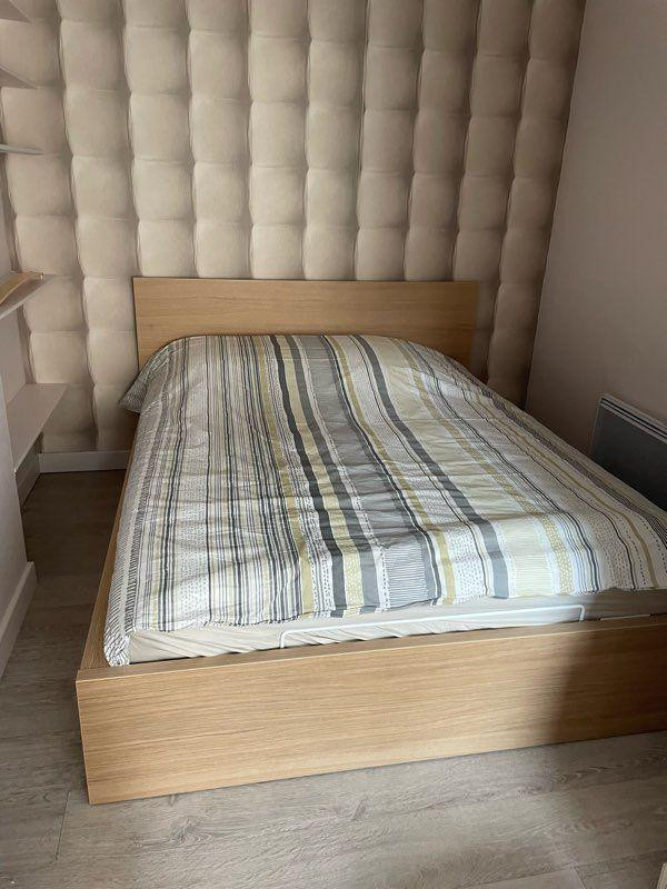 
                                                Location
                                                 Loue meublé rue Bayard