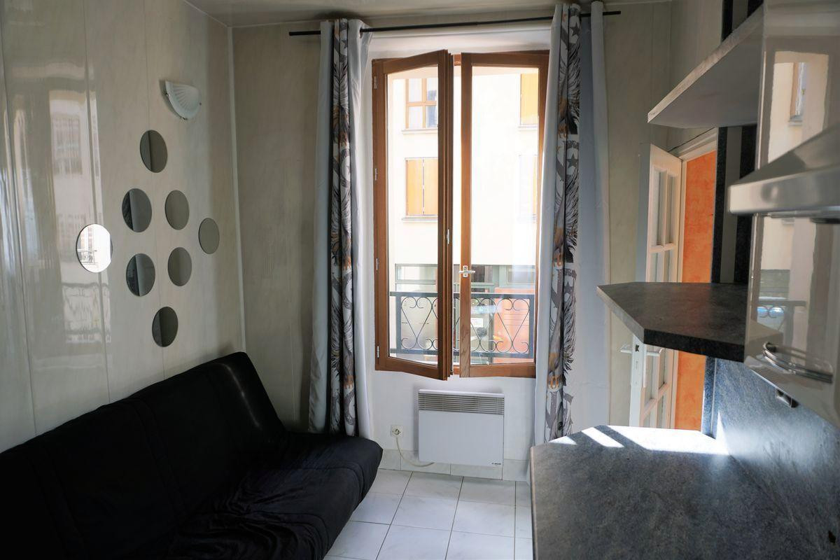 
                                                Location
                                                 Loue studio 19m2 Paris 19