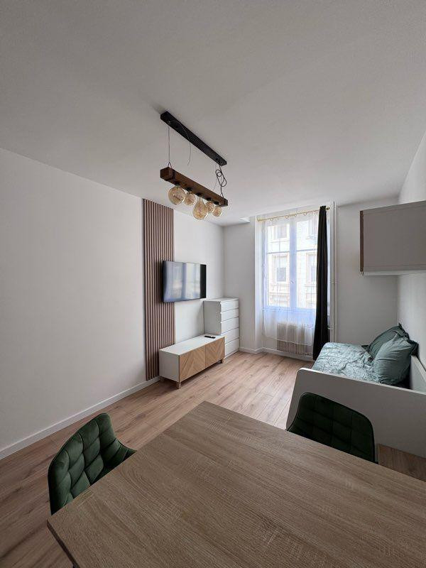 
                                                Location
                                                 Loue studio bail mobilité