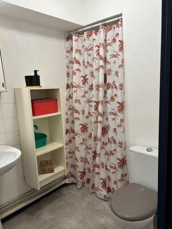 
                                                Location
                                                 Loue studio étudiant 18m² meublé Villeurbanne